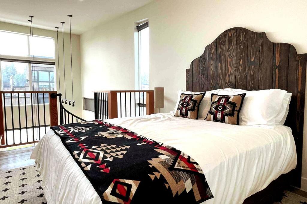 Brand New Upscale Home- Best Location! Whitefish Exterior photo